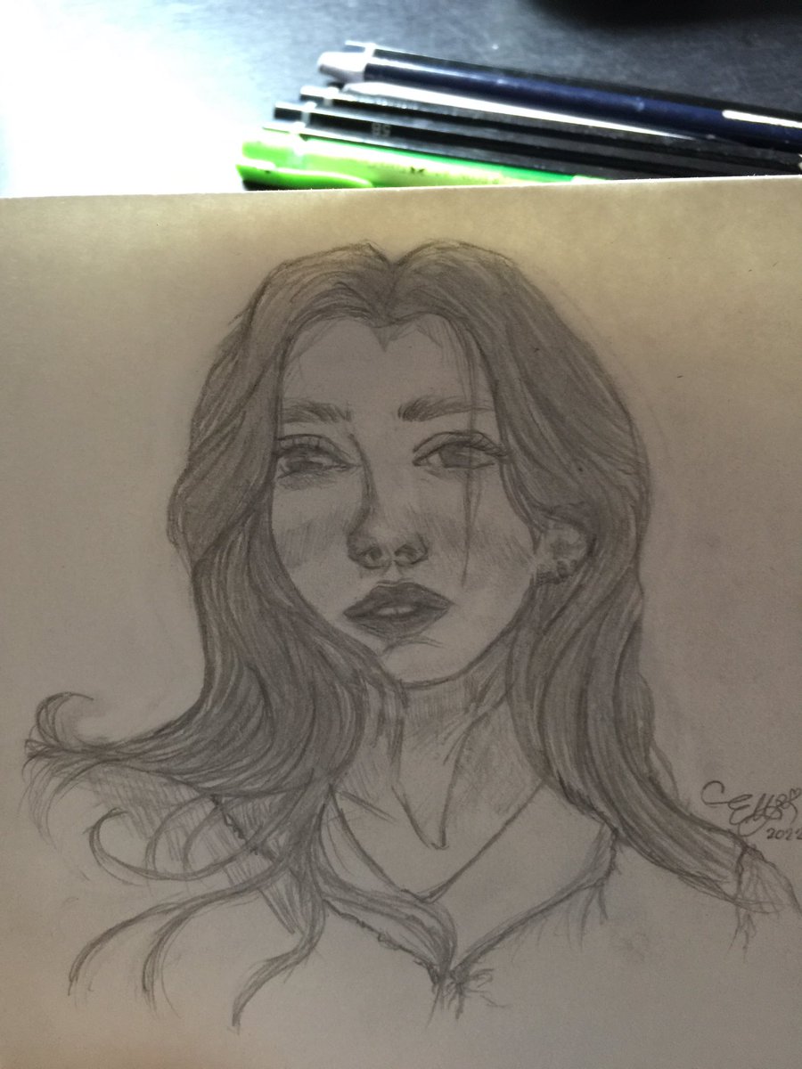 ellamaequiaroro's tweet photo. Animated freehand sketch. 

Swipe left to see the process of my sketch. 

#art #drawing #sketch #sketching #sketch_daily #sketchbook #freehand #artofinstagram #artoftheday https://t.co/dSR9y0sbcu