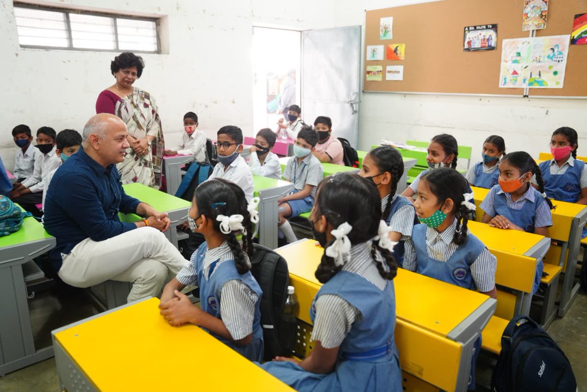 msisodia's tweet photo. अपने कुछ नन्हें दोस्तों के साथ मिलकर दिन की शुरुआत की...

इनके साथ समय बिताना मेरे लिए एक तरह से 'Happiness Class' का काम करता है। अपने नन्हें दोस्तों के साथ दो पल बिताकर अपनी सारी चिंताएं भूल जाता हूं। https://t.co/LG4Z2mkLzc