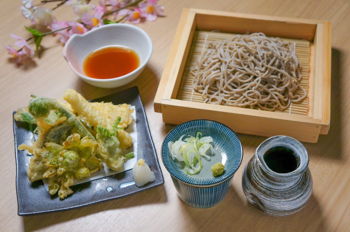 ／
🌸満開の春そば🌸
🌸好評販売中🌸
＼

#満天ノ秀そば 各店舗で期間限定メニューをご用意❣️

【春爛漫天せいろ】は
春野菜含む豪華7種の天ぷらを
お愉しみいただけます。
ぜひお試しください🥰