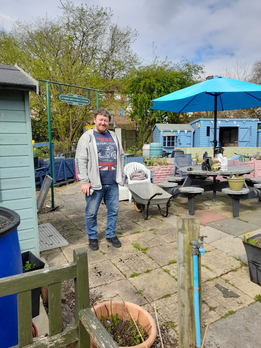 local_plot's tweet image. Thanks Russ from @JGreenopTrust
for making time to visit Greenfingers  Community Allotment Plot. We loved your passion &amp;amp; genuine interest in what we are trying to achieve for our local school children and Community Groups.💚
@StPrescot @ActforAction1 @AlsClubKnowsley @StPrescot