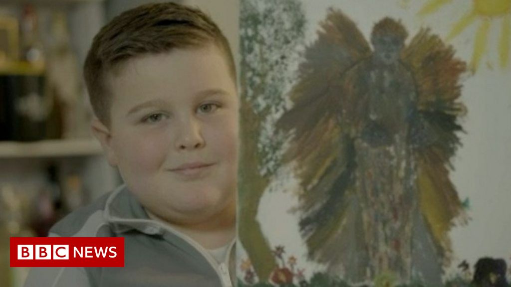 Watch: Nephew campaigns in memory of Wallsend stabbing victim
bbc.in/36TJ8Hd