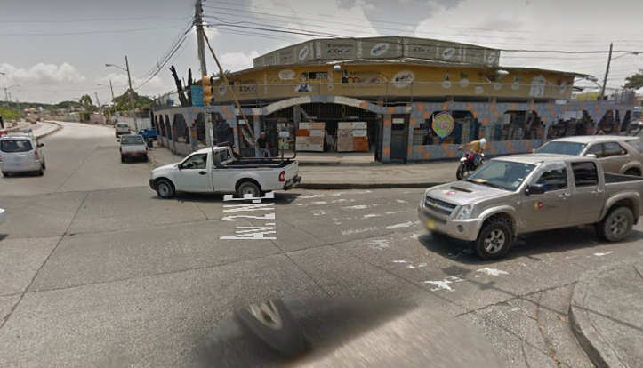 eljitter's tweet photo. @ATM_Transito @ATMGuayaquil , favor llevar agentes de transito a la av. Isidro Ayora (frente al antiguo Pollos el Encanto), vehículos irrespetan señal roja del semáforo, imposible cruzar para el peaton sobretodo en las noches https://t.co/9CMVAEYrxD