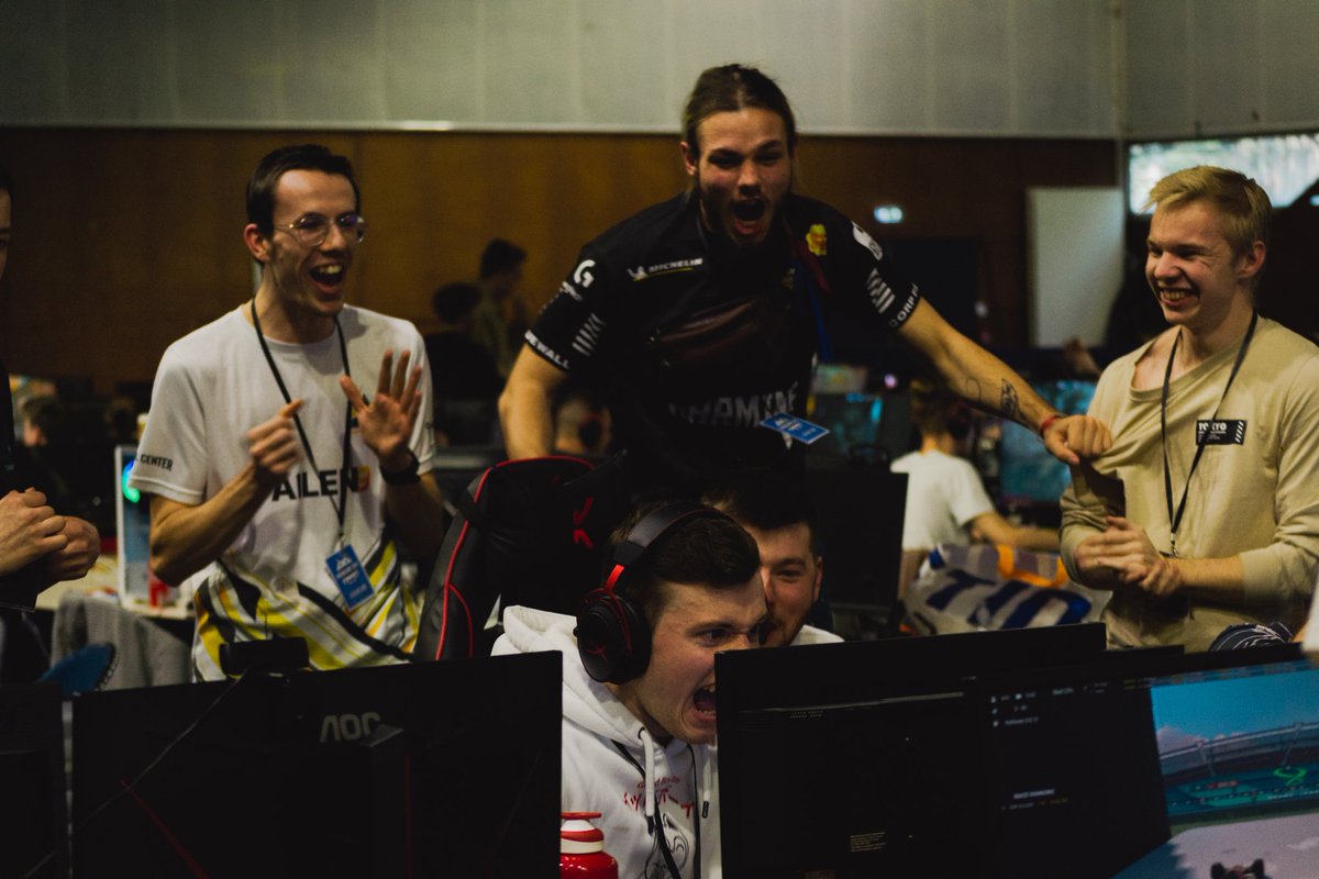 OPF.Rug_tom tweet media