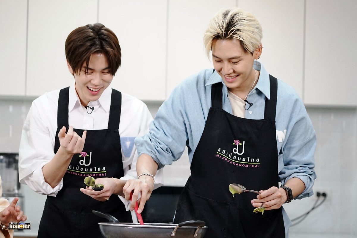 theEarnss's tweet photo. 🧑🏻‍🍳🧑🏼‍🍳 🥧🧁🍡🍮 https://t.co/bcb2OElG5H