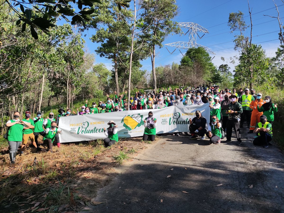kyeeee's tweet photo. 200 trees planted in just 30 minutes! Strong energy from the #BLNG crowd https://t.co/nZthq2s3G1