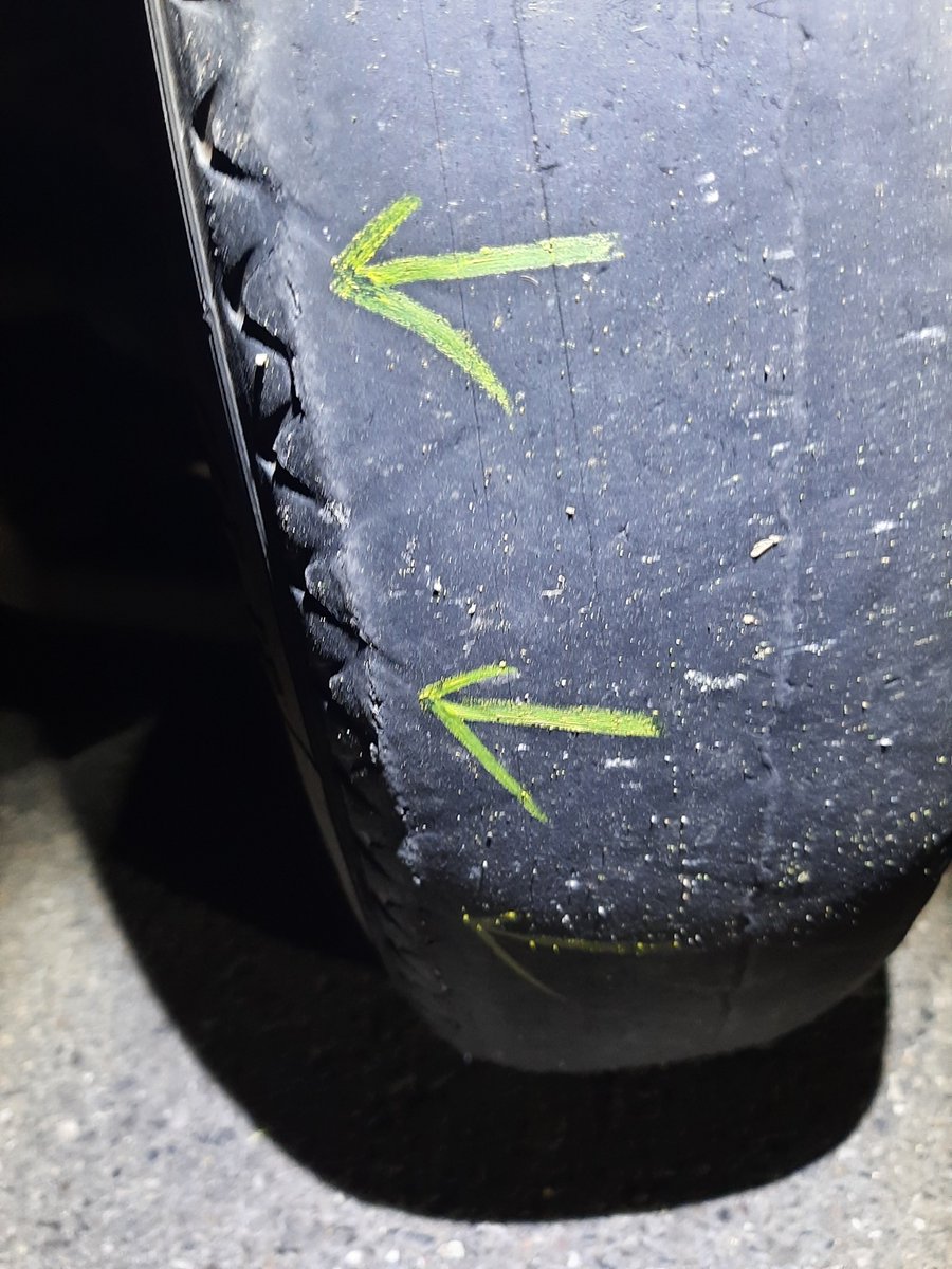 HantsPolRoads's tweet image. Great work  from @JOU_ArmedPolice &amp;amp; @HantsTVPolDogs last night. Vehicle seen to collide with central barrier on M3 M'way and continue up to speeds of 130mph.  Vehicle stopped, driver arrested for impairment.  Bald tyre space saver fitted but worst of all, 6yr old child on board!