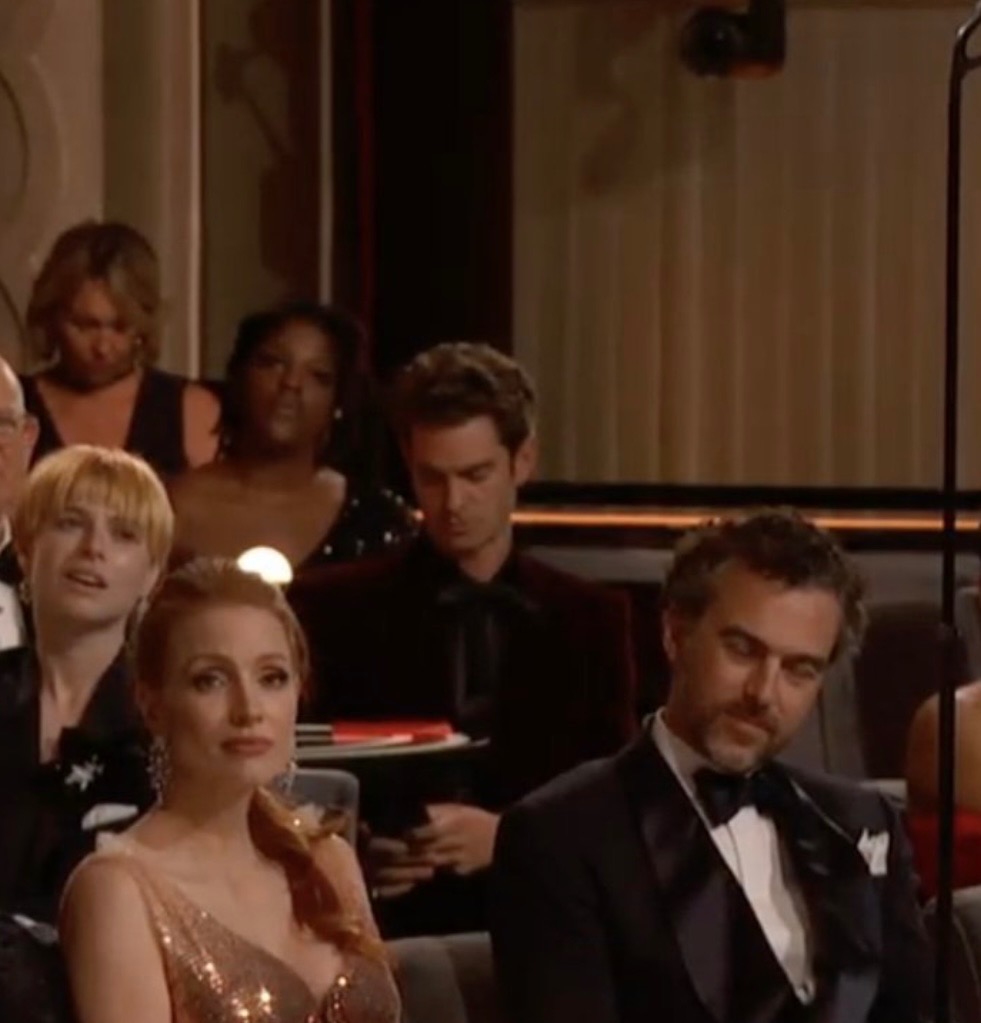 NOTONLYBANDW's tweet photo. zendaya e andrew che mi messaggiano per capire se il cazzotto fosse nella sceneggiatura oppure no #Oscar2022 https://t.co/wsDhm5Euao