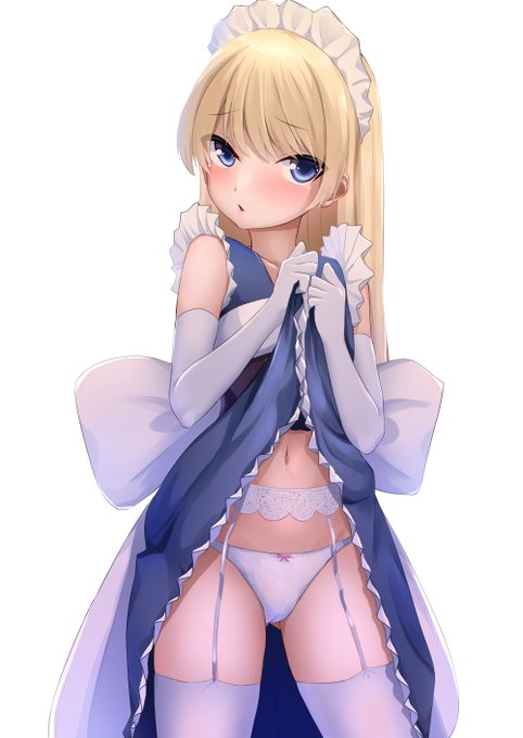 今月全然描いて無いからたくし上げ金髪ロリでも 