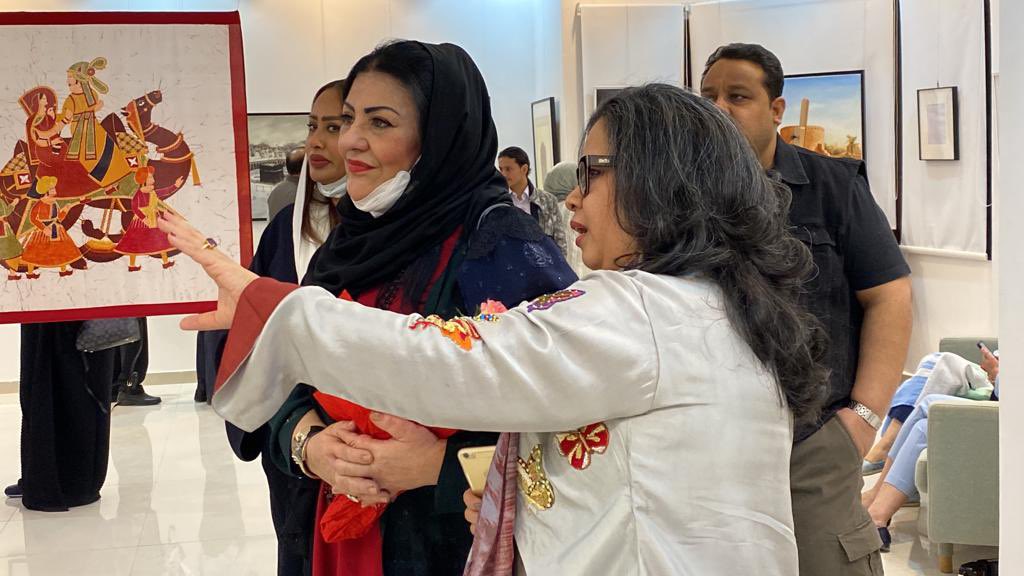 SabihaMajeed's tweet photo. Opening night, my solo show at Synergy Art Hub Thank you!! @HudaAlomar @ayaz_siddiqui72 
#artriyadh #mocksa #visualartksa #dqliving #art #artexhibition https://t.co/ENjxH3Bil5