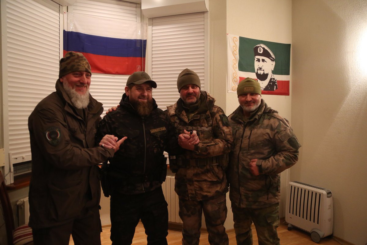⚡⚡⚡#Кадыров вместе с детьми и соратниками прибыл на Украину
Фото: корреспондент ИА «Чечня Сегодня» Чингис Кондаров
#Украина #Россия #США #Ukraine #Marioupol #Kiev #Russia #Chechnya #Kadyrov