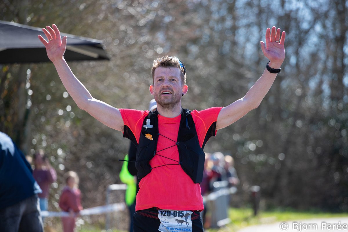 runoutofhell's tweet photo. Ruim 1800 fotos @ZestigvanTexel - Finish 120km - 60km - 4x15km staan online https://t.co/k014zJUgTZ

Van de eerste tot de laatste loper (die binnen de officiële tijdregistratie finishte) heb ik op de foto gezet 🙂 https://t.co/E98mna7ZFN