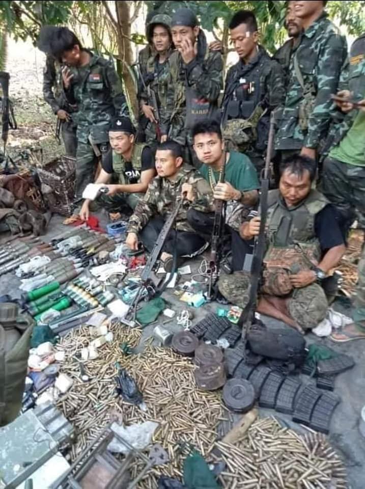 IrrawaddyNews's tweet photo. Sixty-one junta soldiers were killed and weapons were seized in fighting in Karen State’s Myawaddy Township on Sunday, according to COBRA, a resistance group fighting alongside the Karen National Liberation Army. (Photo: Cobra) #WhatsHappeningInMyanmar https://t.co/yoUuYHMXg7