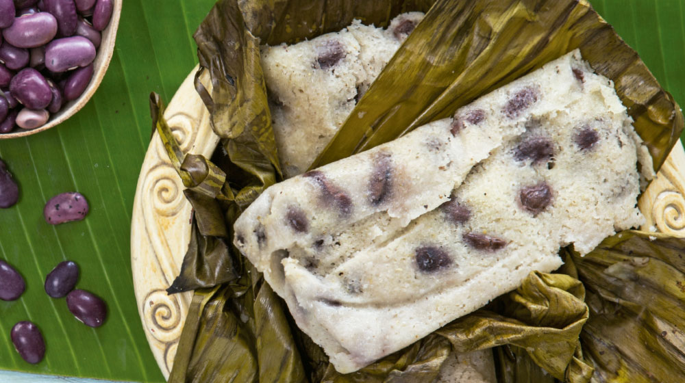 CCV434Teko's tweet photo. ¡Buen día! 
El día de hoy hablaremos un poco de la gastronomia
Algunos de los alimentos de la lengua Teko, se encuentran "LOS TAMALES DE TORO PINTO", que los preparan con masa de maíz revuelta con frijoles frescos enteros .🐂🍴

¿Lo probarías?
#lenguaTeko
https://t.co/oBD5VWMULI https://t.co/Mi8FGLHnX3