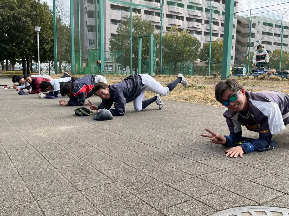tufsbbc's tweet photo. 【🌸今週の活動⚾】
硬式野球部は基本的に火、水、金、土曜日に活動しています！今週の火と水は遠征での練習試合となりますが、金と土は外大グラウンドで午前練を行います！金、土の練習の体験or見学を希望される方は、DMにてご連絡ください！どしどしお待ちしてます💕 https://t.co/xlyL50JgDN