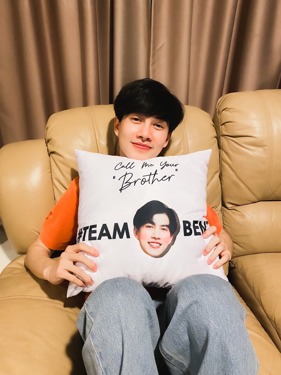 teroent's tweet photo. นี่ไม่ใช่หมอนทอง นี่ไม่ใช่หมอนข้าง แต่นี่คือหมอนของต้าว #BENZALERT @Benzalert_np #TeamBenz ควรมีไว้ชาร์จแบตเติมพลังร้ากกก🥳
🔴 Pre-order ได้ถึง 31 มี.ค.นี้ คลิกเลย https://t.co/JbxGVot1EA
#GoodtingsMerch #GoodtingsMerchCMYB #CallMeYourBrotherEP https://t.co/TLAm7wytZ7