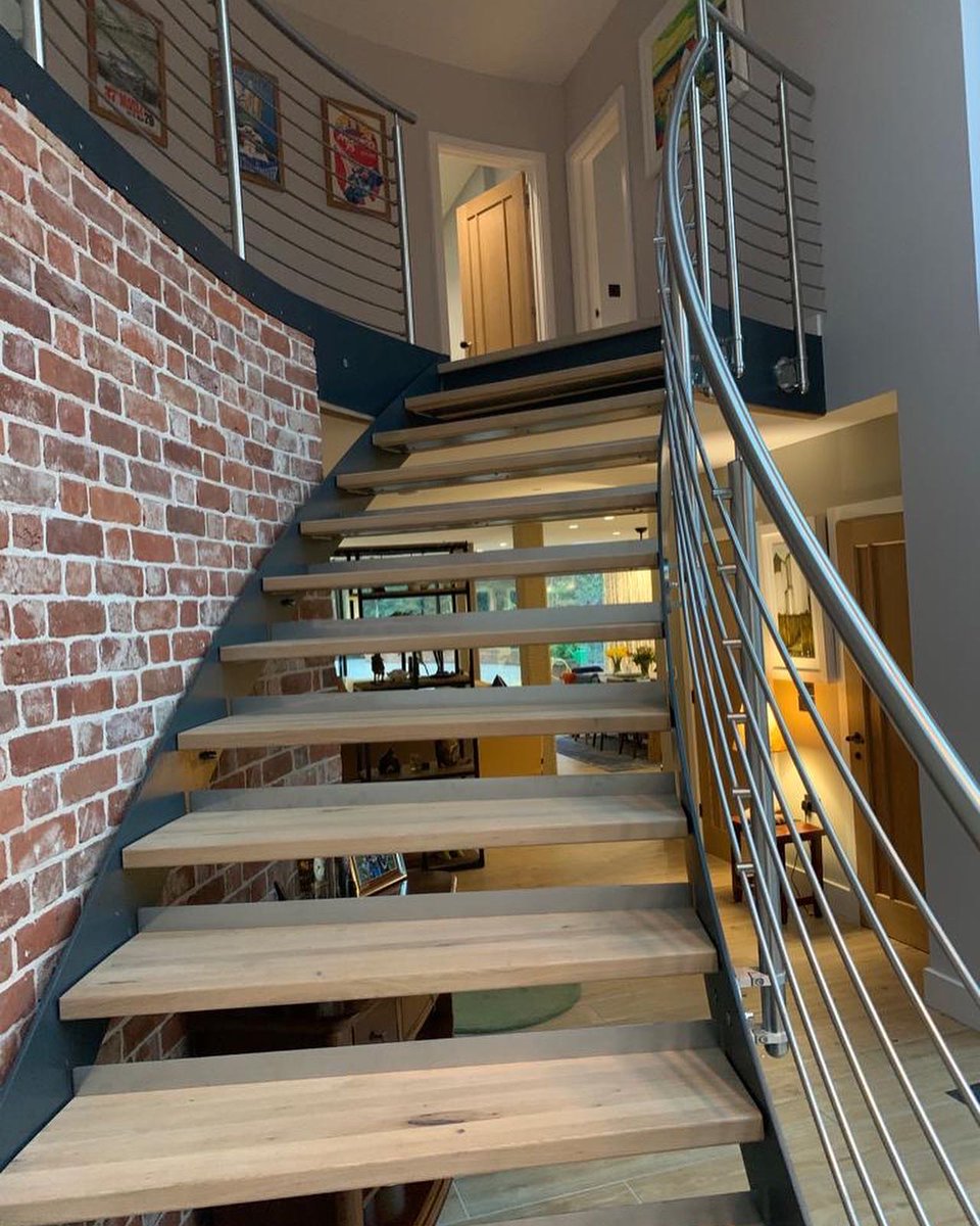 arc_lynn's tweet photo. #staircase #staircasedesign #handrail #welding #homedecor #business #contactus #socialmedia #engineeringdesign #steel #kingslynn #business #website #engineeringuk https://t.co/vlDAvvyU82
