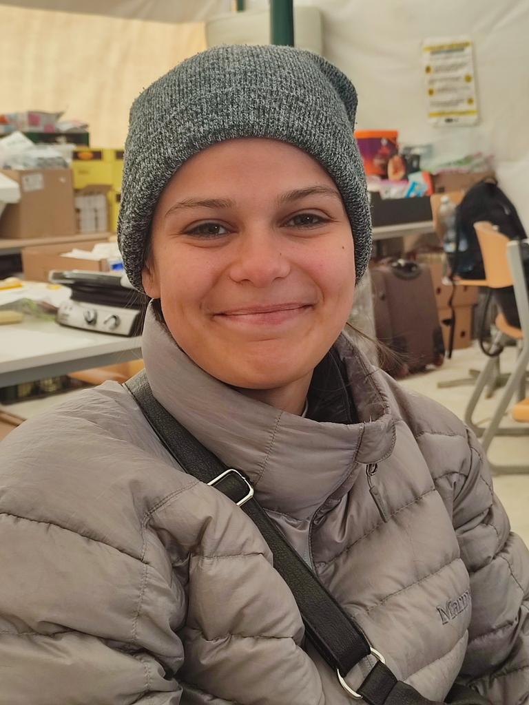 Vi racconteremo presto anche la loro storia. Di una giovane costumista scappata da Kiev e poi tornataci per recuperare la sua Luna. Ora li attende la Francia <a href="/RaiNews/">RaiNews</a>