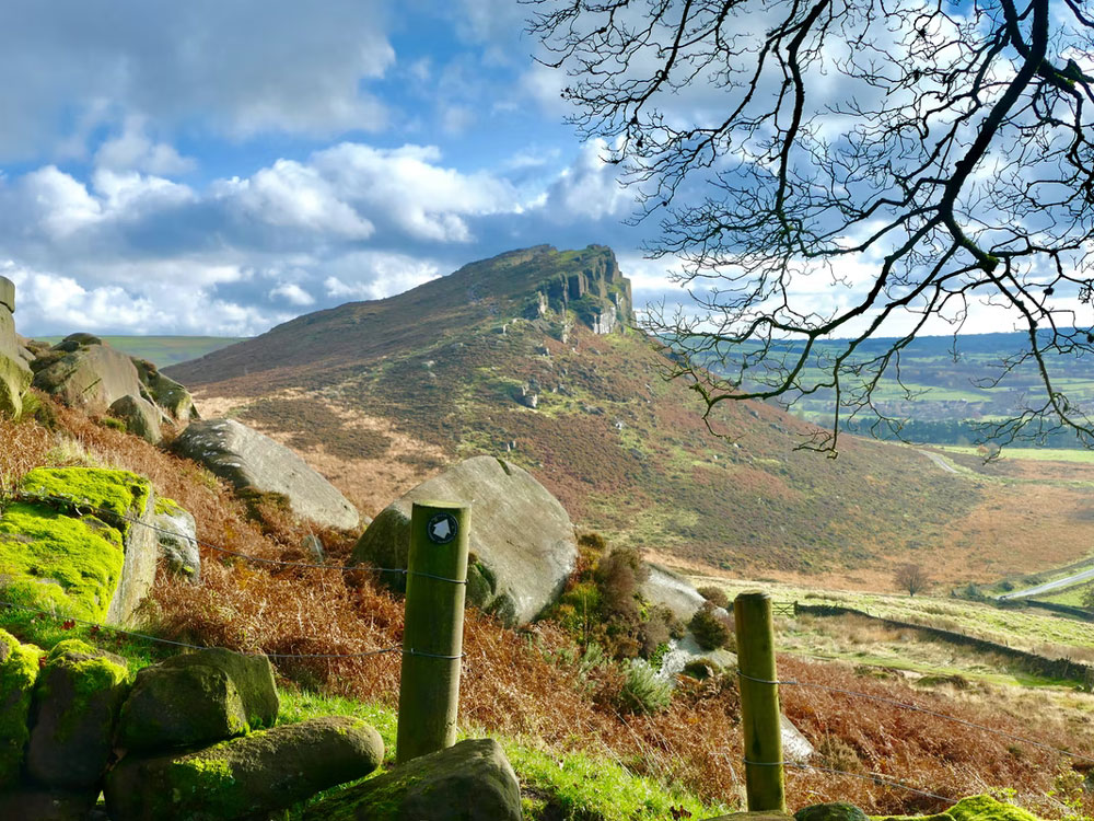 peakdistrict's tweet photo. #MondayMotivation

#HenCloud in the #Staffordshire #PeakDistrict 🥰

📷 Tony Williams 👏

#PeakDistrictProud #Gritstone #TheRoaches #RamshawRocks #ShiningTor #Tittesworth #Leek https://t.co/CATWwbuJKa