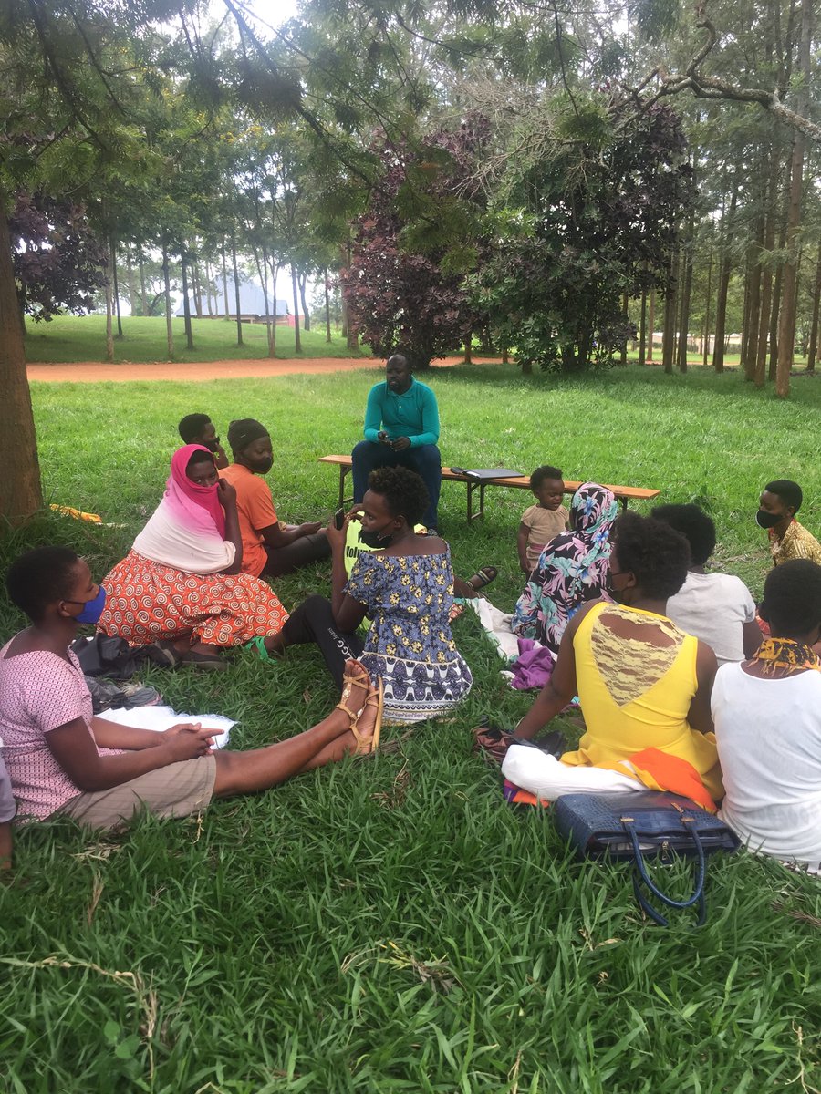 mumpefrank's tweet photo. Happening now: Under #LACSF-Promoting Access to Legal Aid for Youth @AJijukirwa is meeting with teen mothers Rwimiyaga Sector in @NyagatareDistr to discuss legal issues affecting them and break the silence to report the culprits @LegalAid_Rwanda https://t.co/ntCMDn7V4h