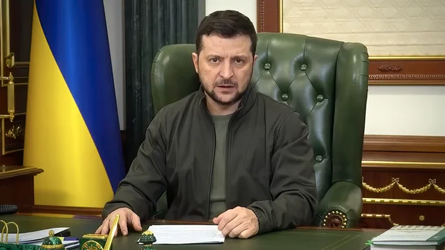 thehill's tweet photo. Zelensky opens door to making neutral status part of peace deal https://t.co/xzpI2QLSTI https://t.co/YF8E72yB96