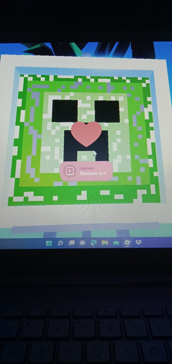 Nickneedsagf's tweet photo. @intrance hi can I have the Twitter booth thing my user on Roblox is skullblaster248: Minecraft creeper https://t.co/UlJzUXDg6h