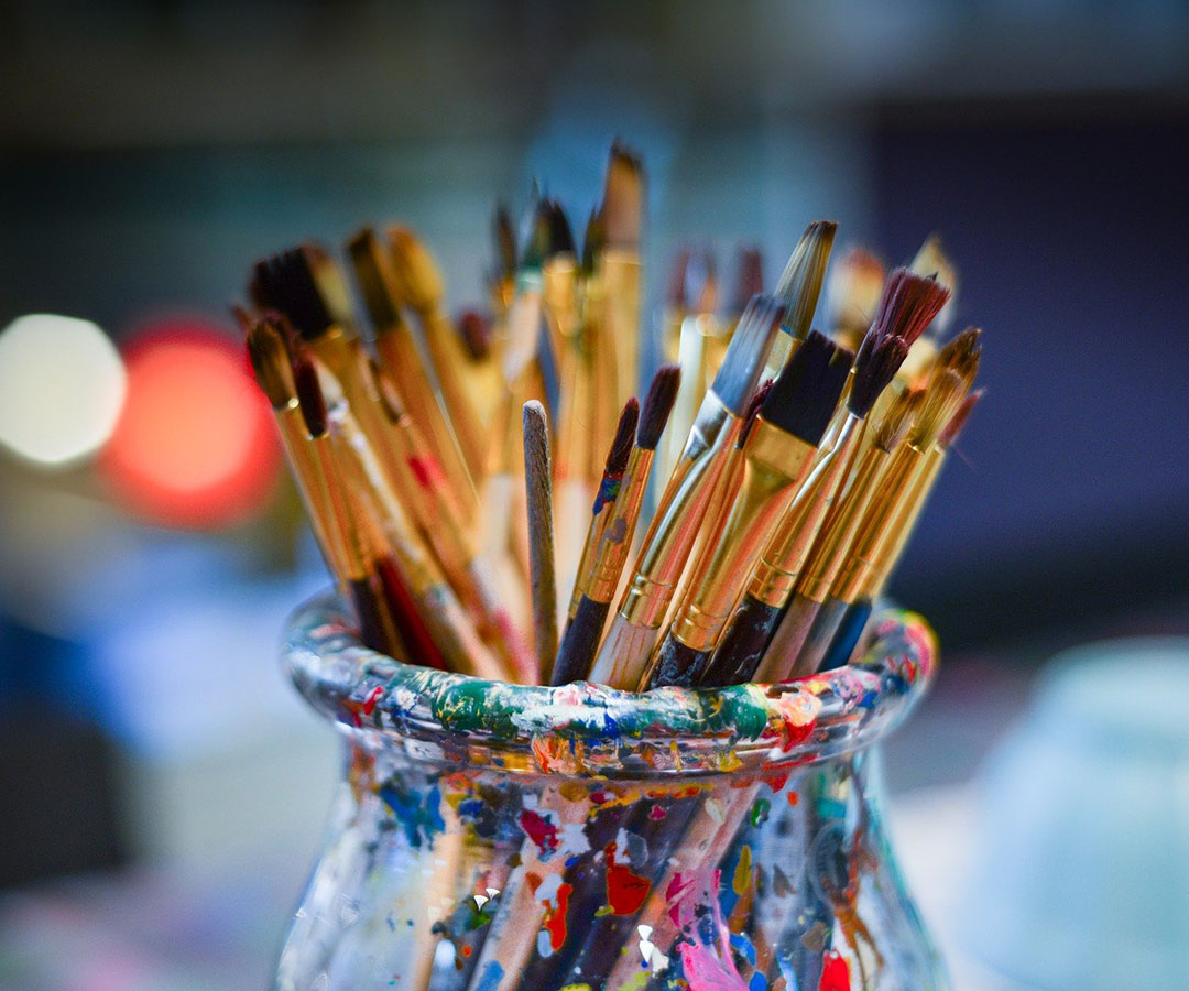 [Monday Motivation]
You are the artist of your own life. Don't hand the paintbrush to anyone else.
#feelthelove