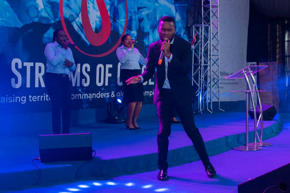 iamyray's tweet photo. A feeling of fulfillment each time I'm opportuned to do this.

#Yray #Worship #gospelmusic 
#Jesus #Impact https://t.co/85ugRABIe4