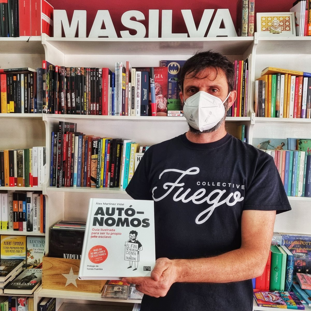 Pues sí, ya tengo la guía ilustrada para ser tu propio esclavo, de <a href="/alexmvid/">Àlex M. Vidal</a>, y además en <a href="/libreriamasilva/">Masilva</a>, mi librería favorita 📖✌ publicado por <a href="/IReadBridge/">Bridge Books</a> (me dijeron que este libro desgrava  🕵) #autonomos #tenerife #librería