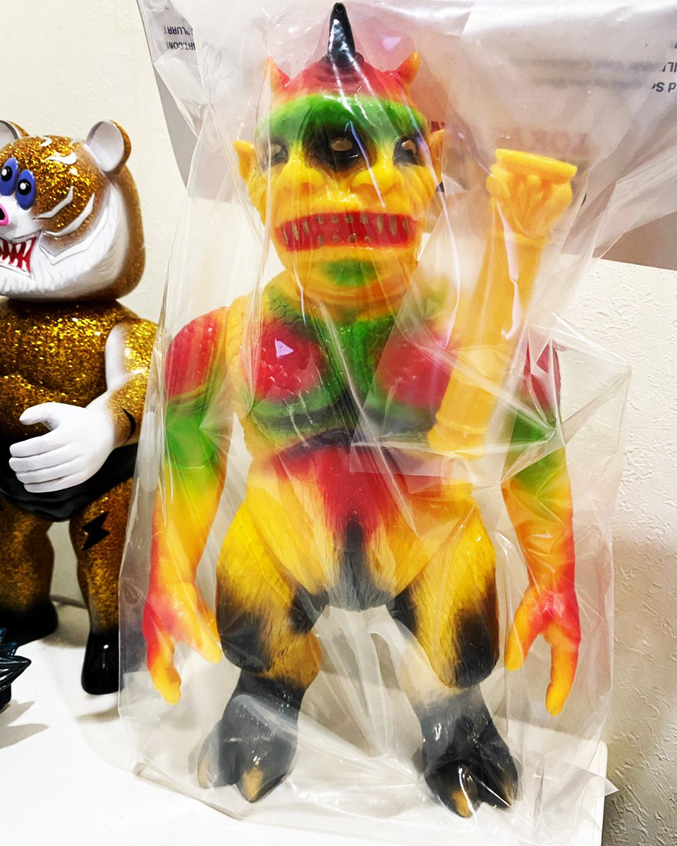 calfkicktokyo's tweet photo. 先ほどの可愛らしいミニソフビと一緒に購入しました。

#sofvi #sofubi #vinyletoy #ソフビ #怪獣 #kaiju #splurrt #スプラウト https://t.co/63wR4VOmNY
