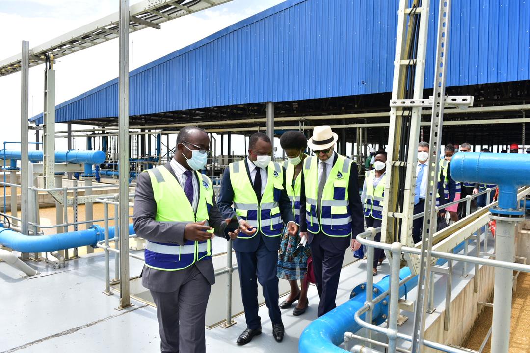 UgandaMediaCent's tweet photo. Minister Cheptoris, Development Partners inspect Katosi Water Works
The plant, with 240million litres per day water production capacity, was constructed to add more water to the Kampala Metropolitan Service Area.
Read more at: https://t.co/YjOiAPX6nS #WaterUG https://t.co/eprCAuUE96