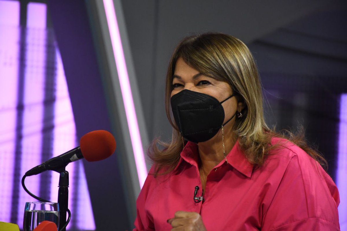 #EnFotos | Extraordinaria entrevista a la Min. <a href="/_LaAvanzadora/">Yelitze Santaella</a> en el programa "Al Aire", conducido por <a href="/RALDAHIR/">DAHIR RAL® دائير رال</a> y <a href="/pedrojyajure/">Pedro Yajure Hola hola Venezuela.</a>,  transmitido por @VTVCanal8. <a href="/NicolasMaduro/">Nicolás Maduro</a> <a href="/delcyrodriguezv/">Delcy Rodríguez</a> <a href="/MervinMaldonad0/">Mervin Maldonado</a>