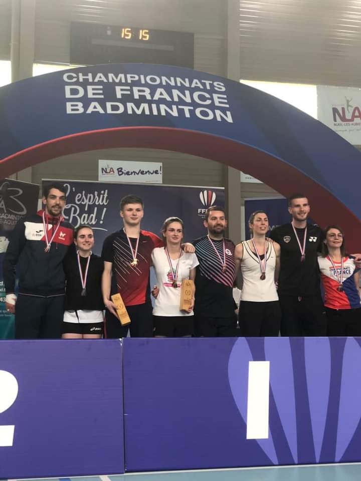 De retour Des #FranceParabad2022 !  : Mes 2 partenaires de double DD et mixte se blessent 😡😓 le jour de la finale. Nous sommes WO chez les dames, et malgré tout super contente de cette belle médaille Argent en mixte avec Xav 🥈💪!! @BPValdeFrance <a href="/FondationBP/">Fondation BP</a> <a href="/ArgentonBad/">USA-bad Argenton</a>