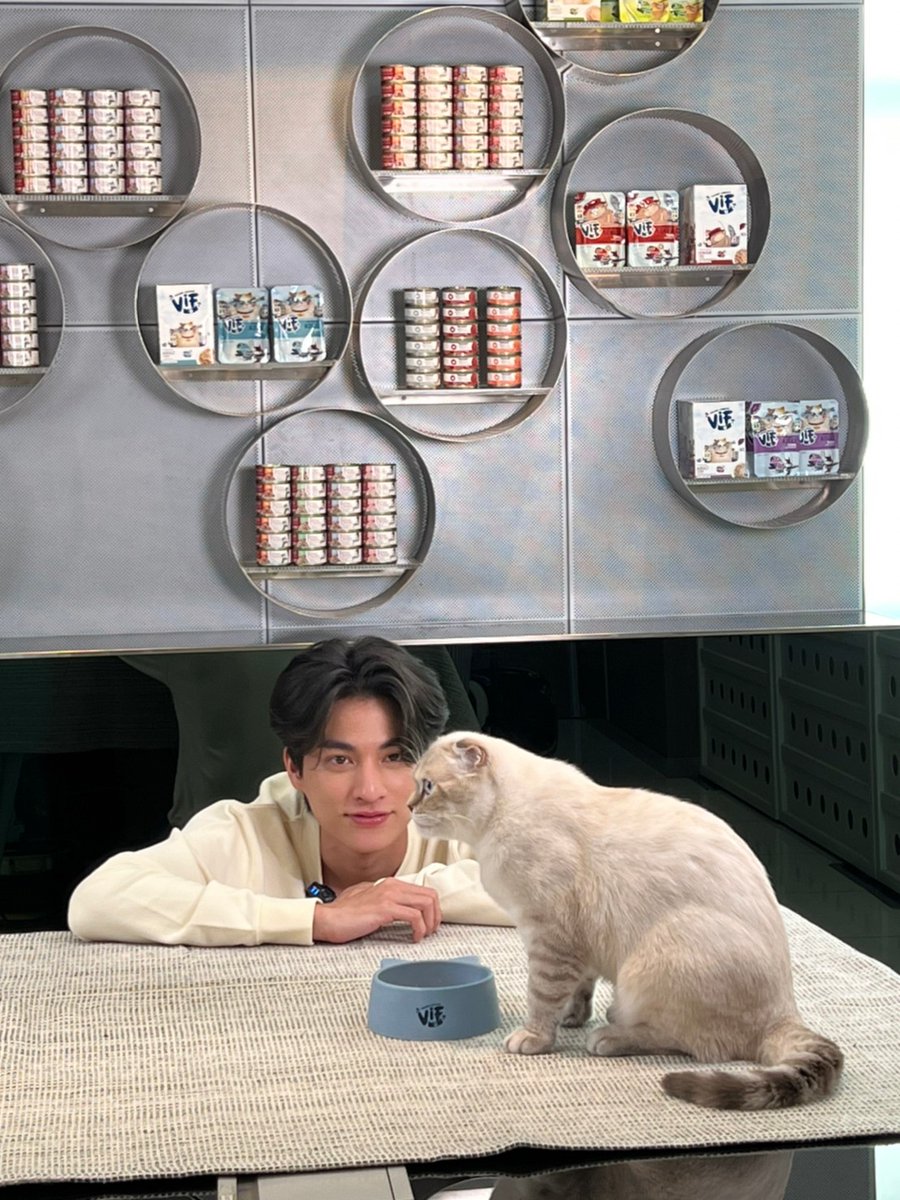 ซาร์เจรจาต่อรองกับป๊าอยู่
ป๊าจะหลงกลซาร์มั้ยน้า??

#หลงไปกับอาซาร์ 
#GulfKanawut