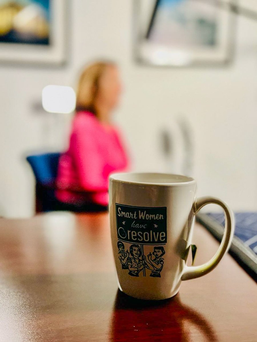 resolveorg's tweet photo. We are busy being behind the swirl at RESOLVE, preparing for all things #NIAW2022.
*Fueled by hot tea and empowered women* 🧡
#vintageRESOLVEmug #throwbackswag #NationalInfertilityAwarenessWeek https://t.co/PW3aezdPei