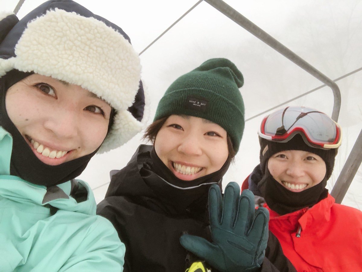 azusalto's tweet photo. グランスノー奥伊吹　伊藤三姉妹モーグルレッスンを土曜日に無事開催することが出来ました^_^ありがとうございました😊 https://t.co/MVcggGB6Nj