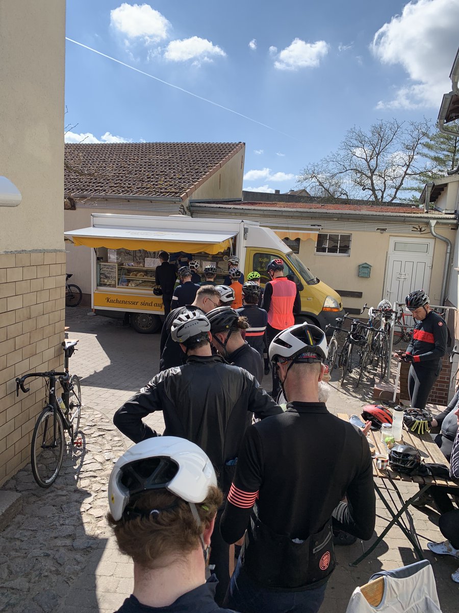 spoke32's tweet photo. When the Sunday group ride stops for cake and coffee on the first really nice spring day the line can get pretty long. #cycling #blankensee #brandenburg https://t.co/sETP57nPo4