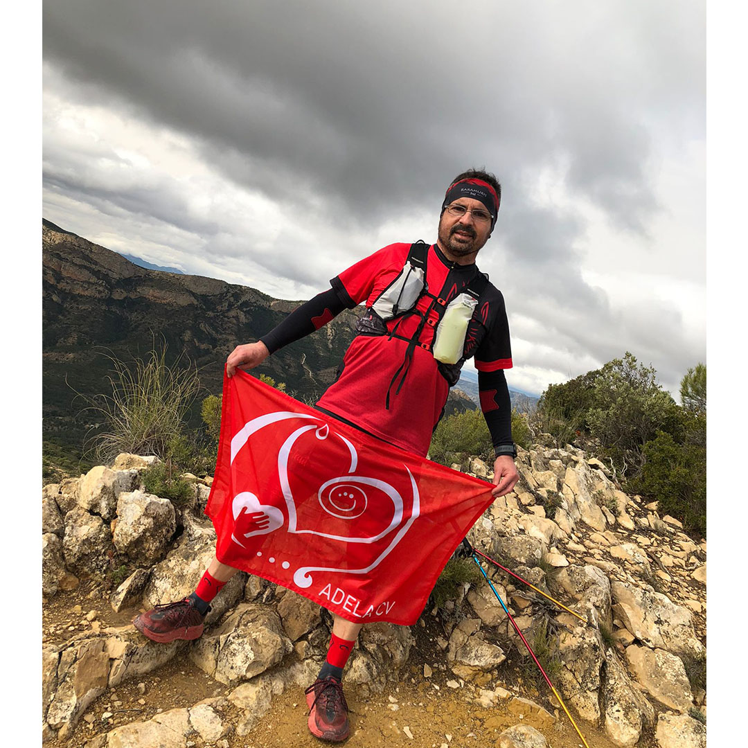 adelacv's tweet photo. Grandiosas vistas y grandiosas personas. Gracias a la familia de Manuel Mira y amigos por llevarnos hasta las cimas del Cid y de Rasos de Catí.
¡Gracias!
#Solidarixs #ADELANTE 💪🏻 #ADELACV #ELA #LaELAexiste 👁️ #ConócELA #ALS #AmigosdeADELACV 🤗 https://t.co/1tBUB0wifS