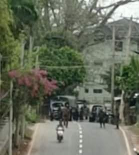 spring21MM's tweet photo. 2 civilians were Injured in #Bhamaw Tsp,Kachin State after military convoy was Attacked by landmines on the morning of Mar 28. After that, terrorists violently Beat &amp; Abducted a youth from an IDP camp near the scene for no apparent reason.
#2022Mar28Coup 
#WhatsHappeningInMyanmar https://t.co/xwN4YiREea