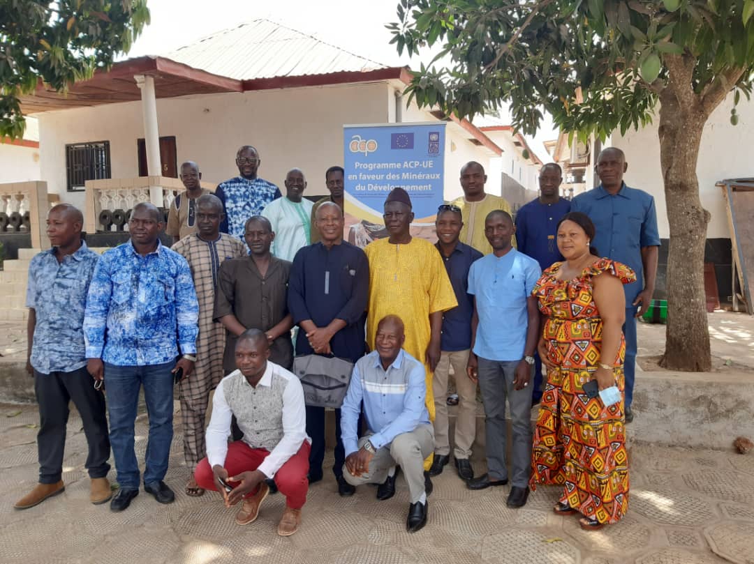DevelopmentMin's tweet photo. Regional workshop on formalisation strategy for the #DevMin sector has ended in Kindia, Guinea. Formalising the sector will improve access by #ASMEs to finance and other support to improve livelihoods and employment @PressACP @EU_Partnerships @UNDPEU https://t.co/6cYU1EG51d