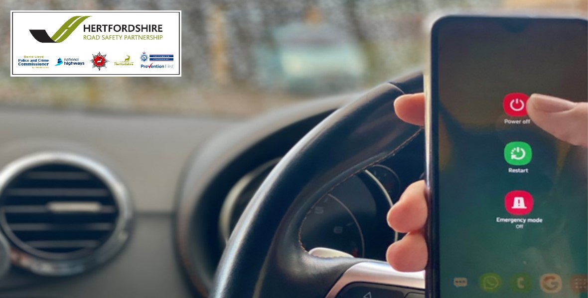 roadsafetyherts's tweet photo. Thank you for not taking photos, scrolling through apps & playlists or playing mobile games on phones when driving, you're helping to keep people safe. You're also avoiding hefty fines and prosecution as the law has now changed #DitchTheDistraction
@HertsPolice
@HFRS
@HertsPCC https://t.co/CBOe1RkkOn