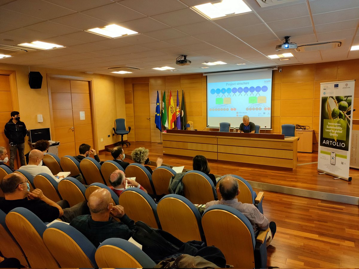 ujaen's tweet photo. El investigador Giora Ben Ari, coordinador de ARTOLIO, subraya en @ujaen que el objetivo de este proyecto europeo es potenciar la innovación y la sostenibilidad en la producción de aceite, y dotar al mundo rural y agrícola de oportunidades y herramientas para impulsar el sector https://t.co/guTKocb1AM