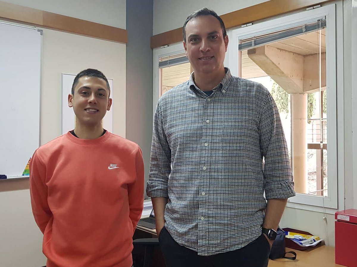 ¿Qué beneficios tienen los frutos secos para la salud? 🥜Arthur Eumann y Rubén Fernández, del <a href="/CESS_UCLM/">CESS</a> Cuenca, con su proyecto “Nuts for Brain” y qué dice la ciencia sobre las propiedades de almendras, nueces, avellanas, etc… Martes 21h <a href="/CMM_es/">Castilla-La Mancha Media</a> 📻
¿Os apetece? 😋<a href="/UCLMdivulga/">UCLMdivulga</a>🧠