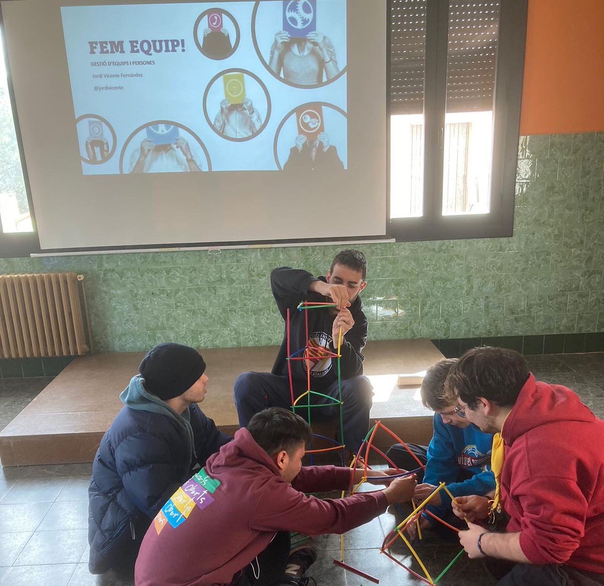 maristesenxarxa's tweet photo. 🧡Aquest cap de setmana @FAJMACOR ha realitzat la Trobada Formativa 2022. Dos dies de formació on els monitors/es han realitzat tallers en els àmbits formatius de psicopedagogia, gestió, tècnica de lleure, comunicació i educació ambiental. 
Un gran cap de setmana en formació🤩 https://t.co/arn1gnzYqZ