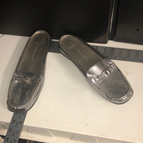 Wondertech561's tweet image. So good I had to share! Check out all the items I'm loving on @Poshmarkapp #poshmark #fashion #style #shopmycloset #showmeyourmumu #verabradley #cloudwalkers: posh.mk/8TMhMr0cLob