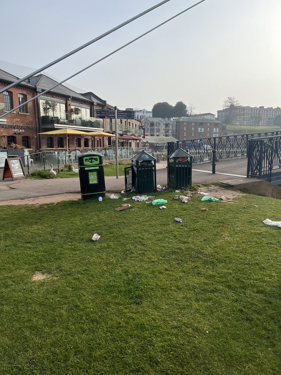 TheProspect1's tweet photo. Morning @ExeterCouncil - every bin on The Quay looks like this, after the busiest weekend of the year and no street cleaning or bin collections! There is also still a swan that needs retrieving in the water by Julian Wood that has been floating since Wednesday.
Thank you https://t.co/lbtxkTQjOM