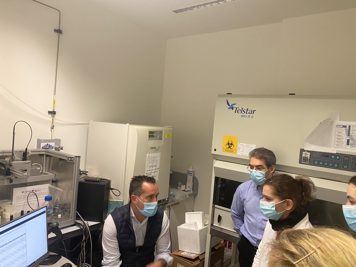 IdialNet's tweet photo. Hoy en ⁦@IdialNet⁩ estamos de training. Robot hecho en la colaboración de ⁦@CARTIFCT⁩ e ⁦@Immunostep⁩ terminado e instalado en nuestro laboratorio ⁦@LabOrfao⁩ Enhorabuena chicos! https://t.co/aHt87bAZEO
