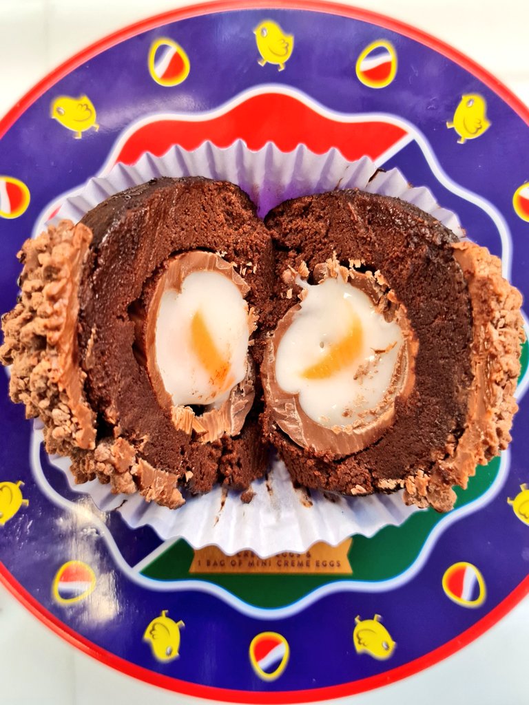 ken__moodie's tweet photo. Chocolate &amp; Creme Egg lovers dream🥰
#baxterstorey #welovethisbusiness #cremeegg #cremeeggscotchegg https://t.co/Gaj7u7EKBa