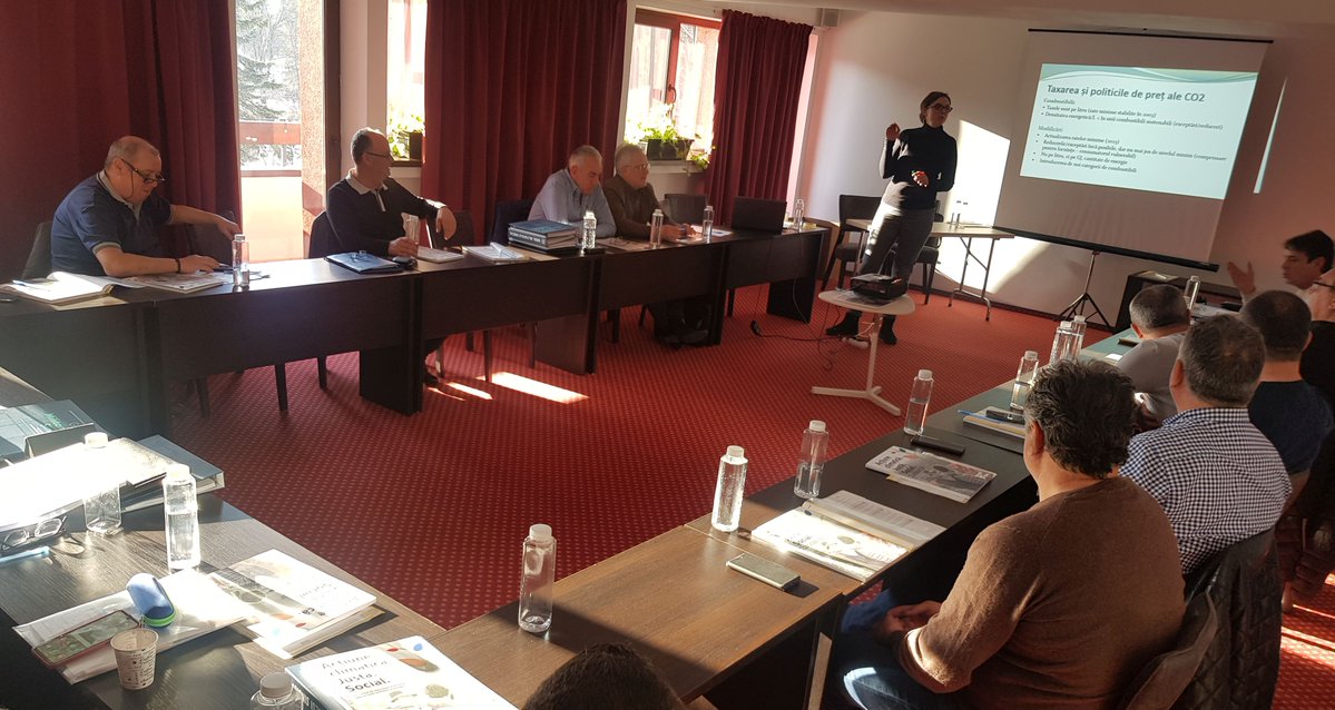 CartelAlfa's tweet photo. TU in energy intensive sectors discussed #JustTransition  
#JobProtection - main priority of Trade Unions in times of overlapping crises: energy, sanitary, migrant and climatic. Strong #socialdialogue and union involvement needed to navigate these turbulent times
#FairRecovery https://t.co/9AqlXFGX2h