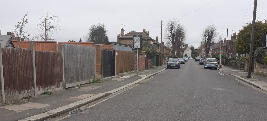 mpsbushhill's tweet photo. High visibility Patrol conducted at SECOND AVENUE, EN1 due to reports of large groups and drug activities. Negative results  - further patrols will continue.  #BushHill #MPSEnfield TB https://t.co/YXc9KxK78O
