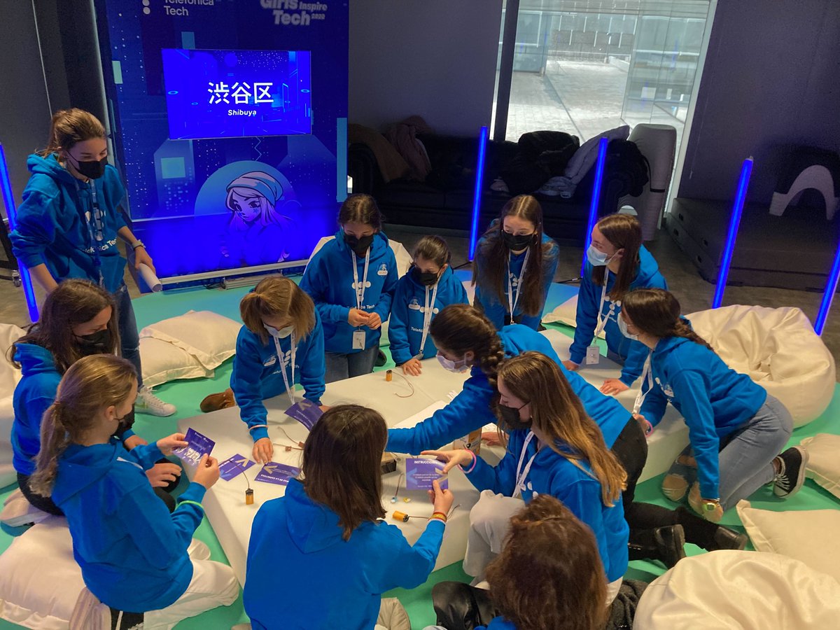 42MadridFTef's tweet photo. 👋 ¡Hola! ¿Qué habéis hecho este finde?

Nosotros hemos celebrado #GirlsInspireTech junto a @TelefonicaTech y 50 niñas de entre 10 y 14 años para fomentar el interés por la #tecnología y las carreras #STEM. Talleres sobre ciberseguridad, IA, blockchain, programación... https://t.co/qBdxxBCL4q